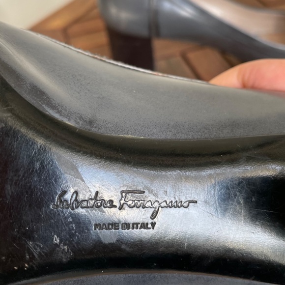 Grey Salvatore Ferragamo shoes.  Size 7 1/2 - Picture 3 of 8